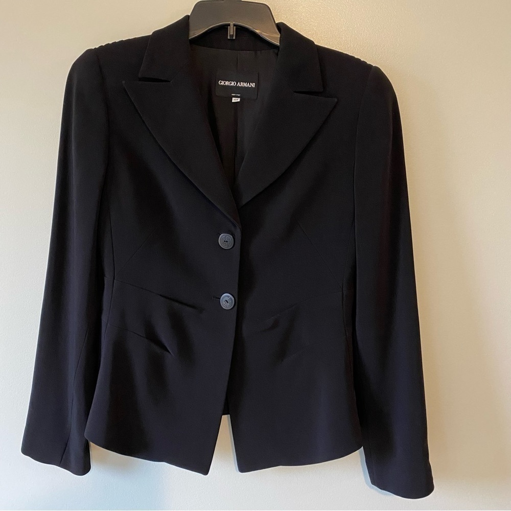 Giorgio Armani black Label wool and silk two-button pleated blazer size small